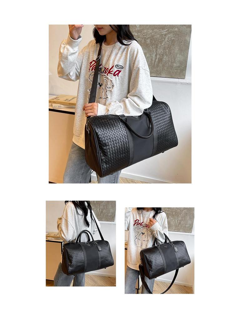 Men's Large Capacity Korean Style Casual Business Travel Shoulder Bag