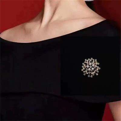 Vintage Pearl Rhinestone Brooch - Elegant Versatile Pin for Sweaters & Coats