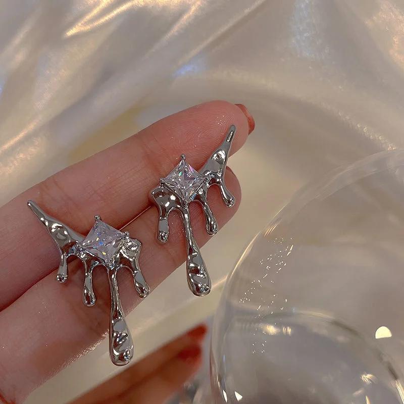 Water Droplets Zircon Unique Earrings New Fashion Cool Wind Small Female Stud Woman Jewelry Accessories