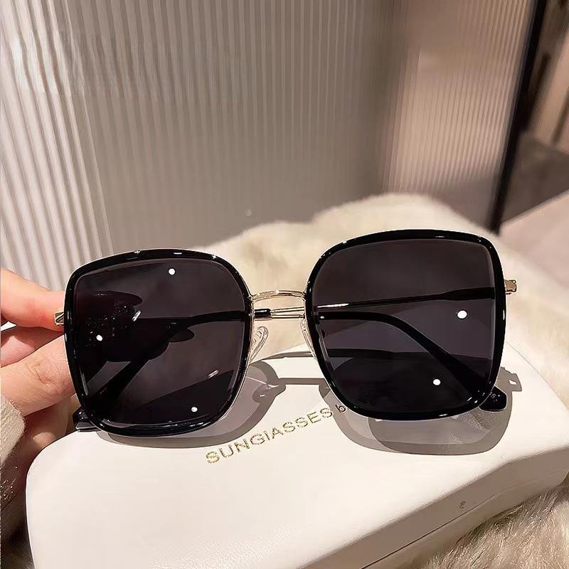 New Tea Sunglasses for Women Luxury Large Frame UV Resistant Designer Sun Eyeglasses High-end Driving Shades