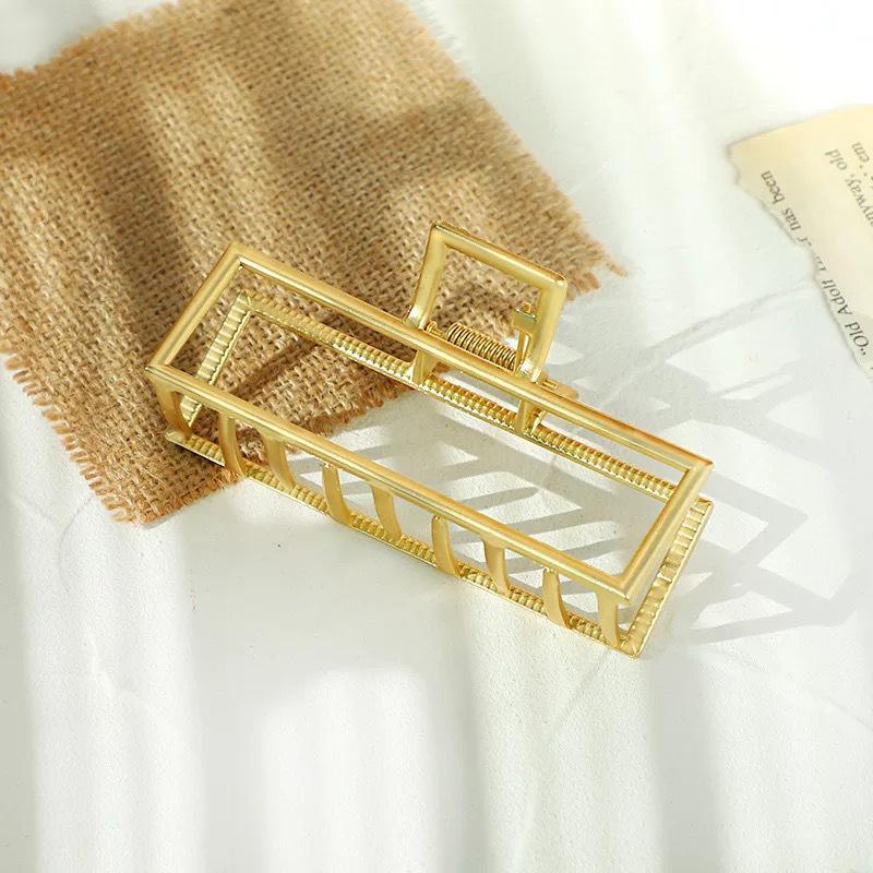 High-End Large Metal Claw Hair Clip for Women - Elegant Updo Accessory