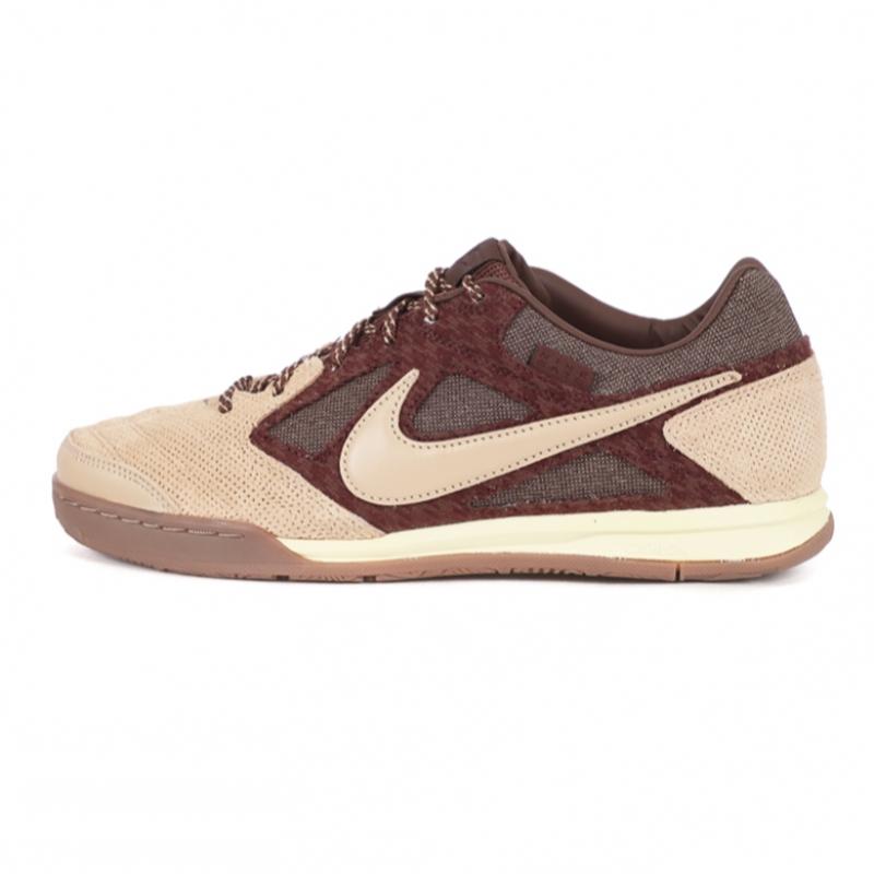 Nike Cat Sneakers