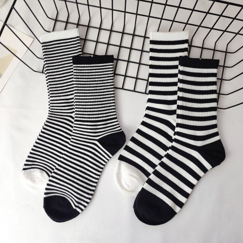 Female Spring and Autumn New Stripe Contrast Color Simple All Build Tube Socks