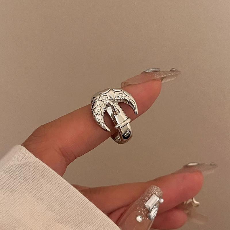 Y2K Style Crystal Pentagonal Star Ring for Women Romantic Moon Hollowed Out Star Personality Metal Finger Rings Fashion Jewelry