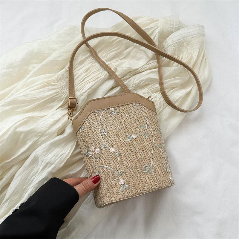 

Trendsetting Casual Woven Shoulder Bag Chic Polyester Lined Crossbody Bag Khaki