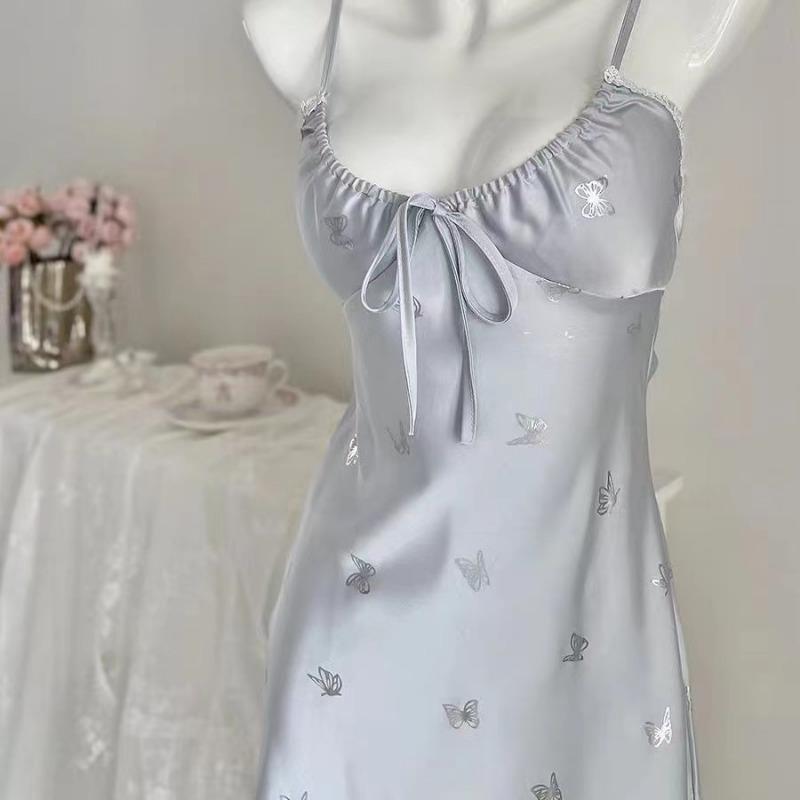 

Summer close-fitting ice silk girl suspender nightdress with chest pad sexy pure desire pajama skirt silver butterfly S (80-50 kg)