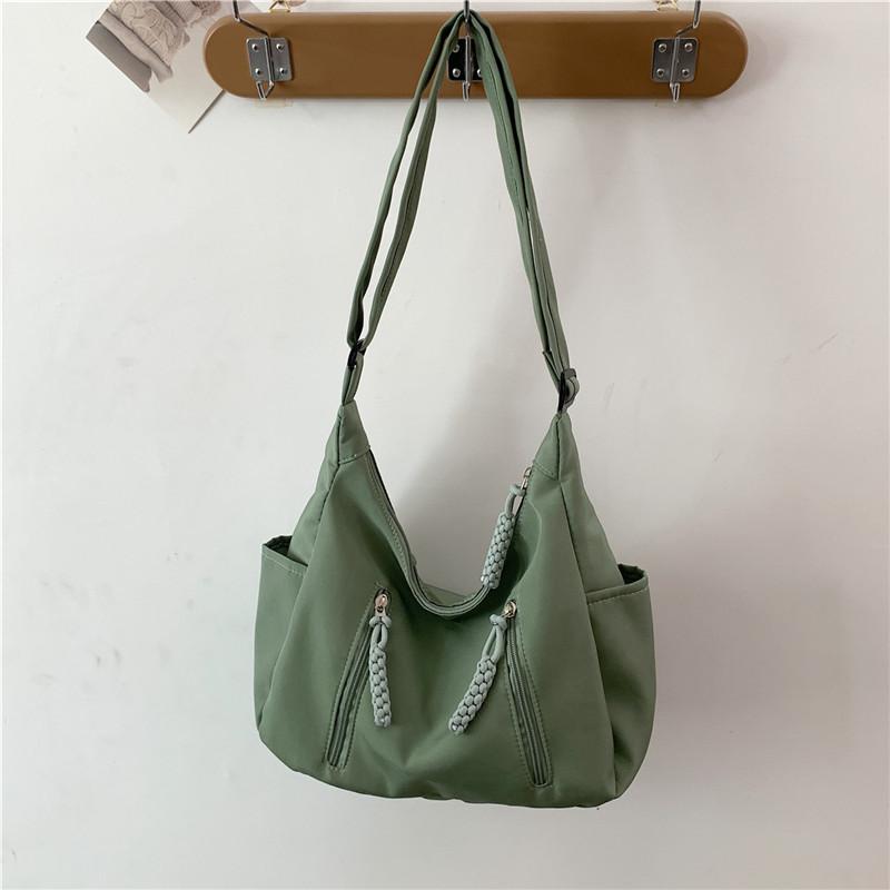 

The New Spring Style of Large-capacity Women s Handbags, Versatile Hand-held Commuter Cloth Bags Are Trendy зелёный
