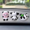Niedlicher Mini-Riesenpanda, Auto-Armaturenbrett-Ornamente, Auto-Navigator-Bildschirm-Dekoration, Puppe, Auto-Innenausstattung, Spielzeug, Geschenk für Mädchen