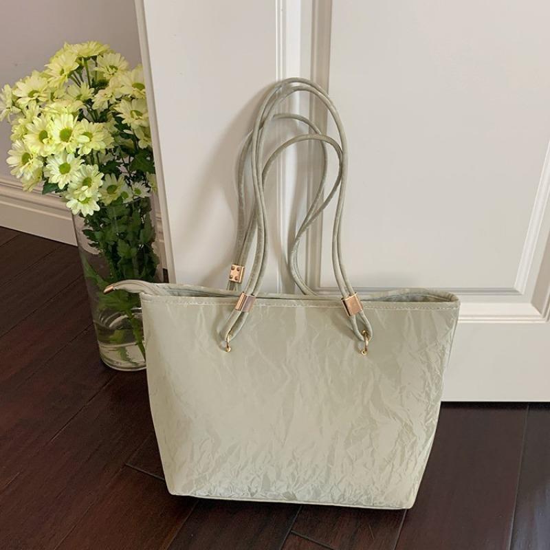 The Tote Bag Is A Large-capacity, Versatile Single-shoulder Bag for College Students To Attend Classes and Commute