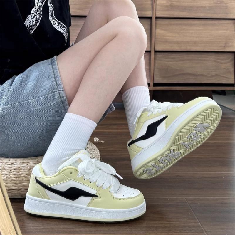 Light yellow color scheme Guochao niche bread shoes women's ins tide 2025 new versatile student board shoes