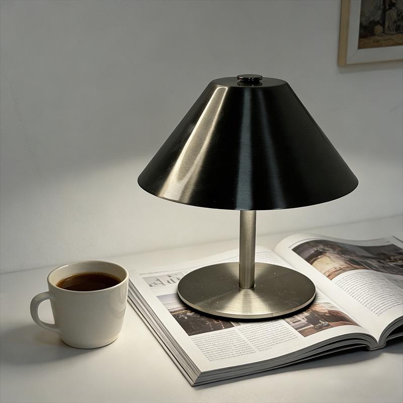 Umbrella Mushroom Metal Desk Lamp - USB Charging, Touch Dimming, Eye Protection, Simple & Atmospheric Design