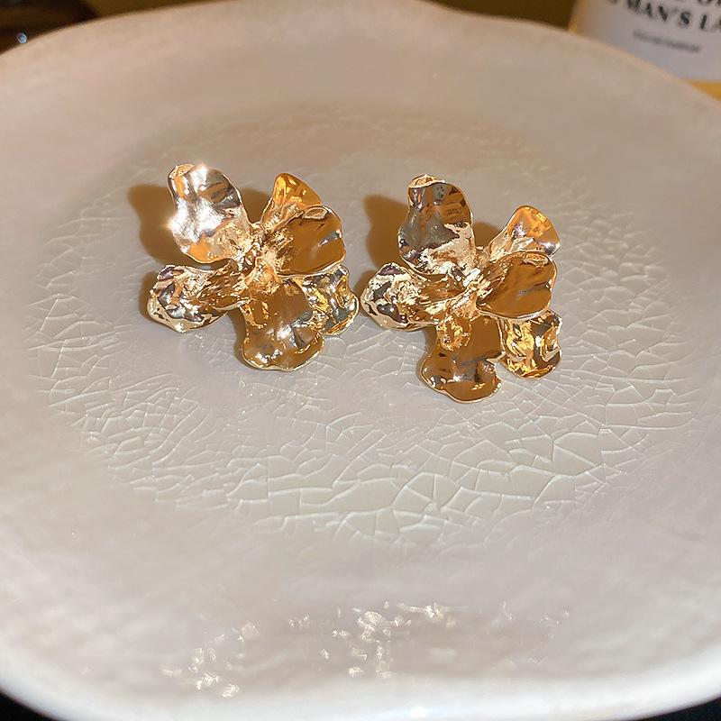Silver Needle Metal Flower Earrings Cold Wind Geometric Design Earrings Trendy Temperament Earrings