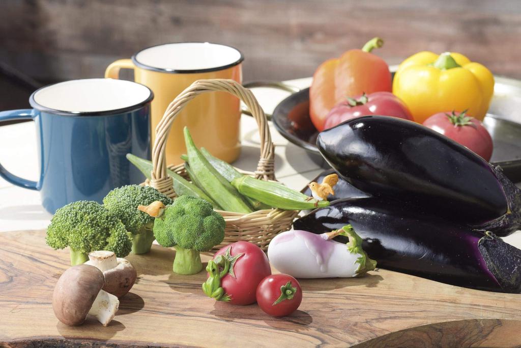 Matsuno Hobby Cute Animal Mascot Figurine, Rabbit and Onion, H6.5 x W5.5 x D4.5cm (Gardening & Interior Decor Series) GM-3834