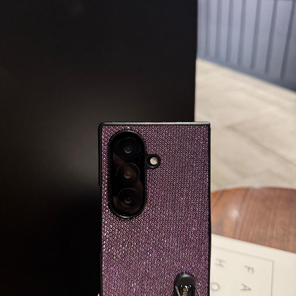 Funda con cordón de cuero brillante para Z Flip7: A Prueba de Caídas, Moderno y Protector