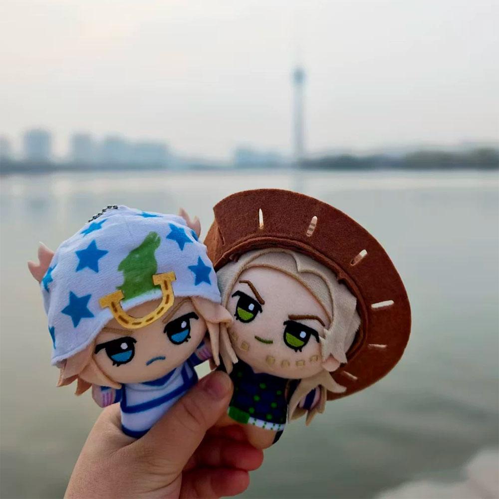10cm Anime Gyro Zeppeli Plüschpuppe Anhänger Steel Ball Run Plüschtier Jonathan Joestar Kuschelpuppe Geburtstagsgeschenk für Fans