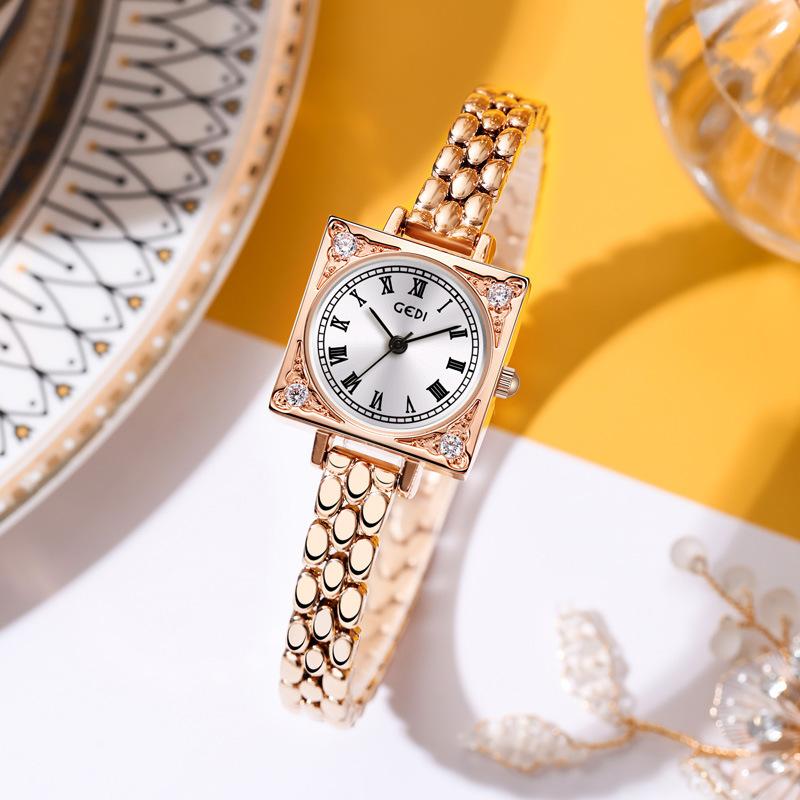 Retro High-Value Women'S Quartz Watch Medieval Exquisite Small Square Plate Women'S Watch Light Luxury Waterproof Women'S Watch
