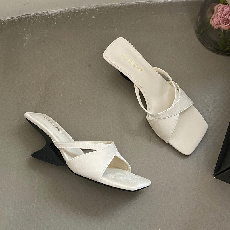New Chinese style special-shaped slope heel open-toed cool slippers women's summer niche design square head high-heeled one-word shoes