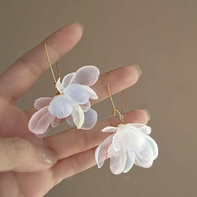 

Elegant Retro Mori-Style Gradient Flower Mesh Earrings with Fairy Ear Hooks