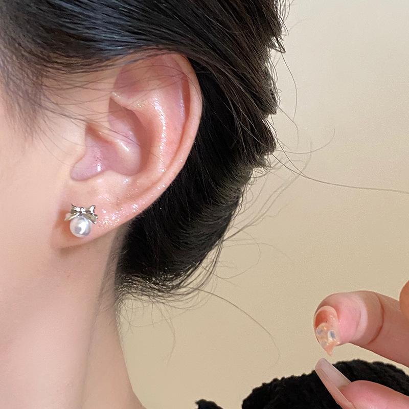 

Серьги-пусеты с жемчугом и бантом 2024 для женщин - Уникальный подвесной стиль высокого класса