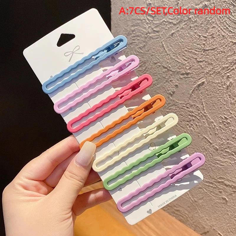 Bold Wavy Side Candy-colored Hairpin Alloy Solid Style for Casual to Dressy Outfits