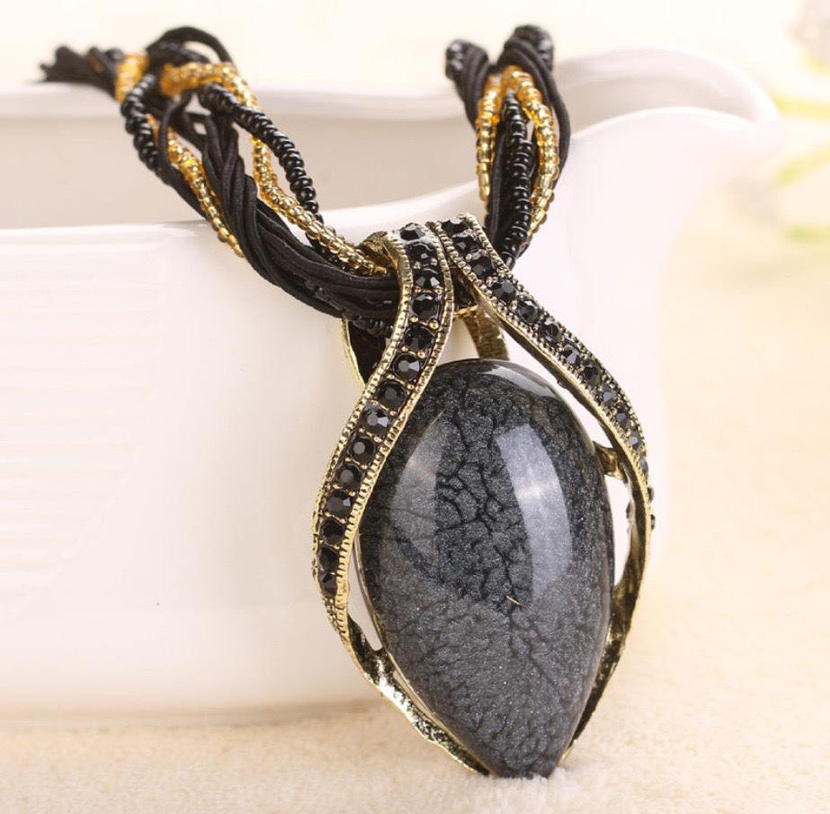 Bohemian Water Drop Pendant Necklace: Retro Ethnic Style Fashion Alloy
