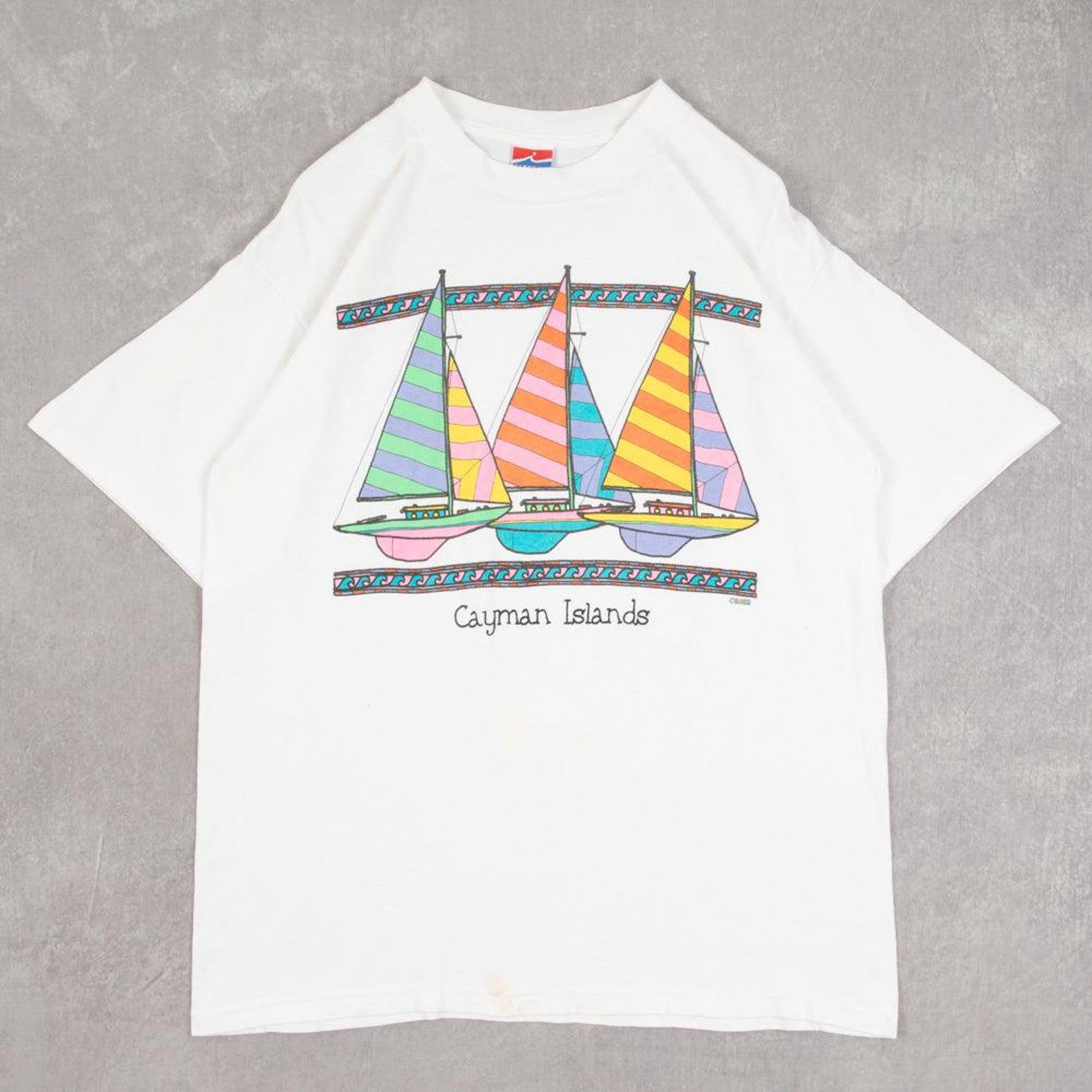 Vintage Caymen Islands Graphic Print T-Shirt Large Men s White Location L