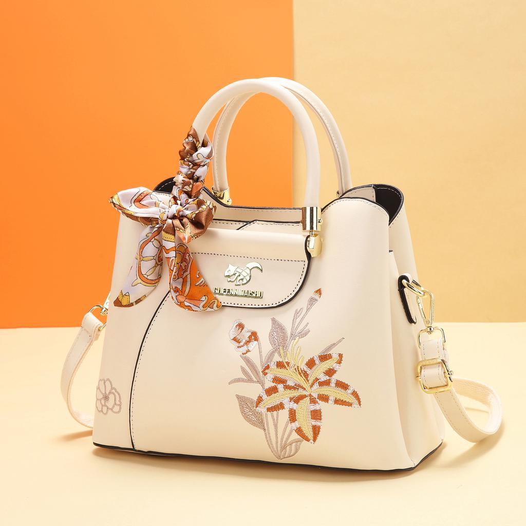 2025 neue Handtasche im chinesischen Stil mit Stickerei, zum Tragen für die Mutter mittleren Alters, Dame, Schulter, Crossbody, täglich, vielseitig