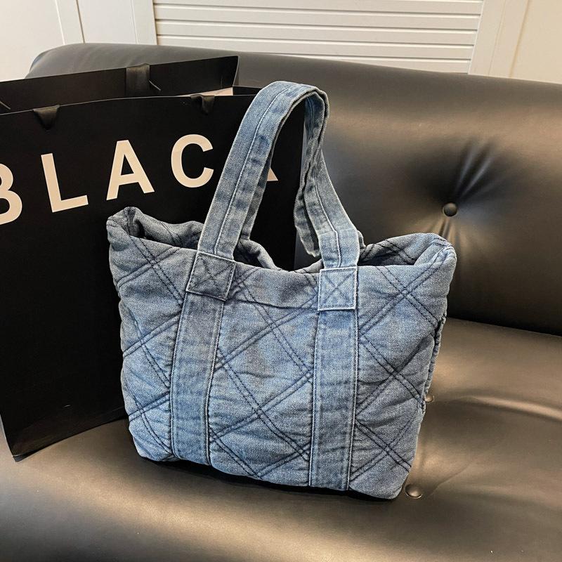 Retro large-capacity underarm bag women's 2025 new fashion denim tote bag simple shoulder commuter bag