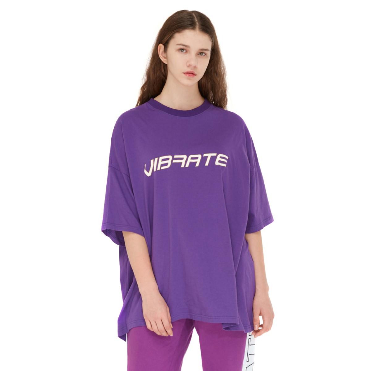 Vibrate Lettering Hand Shake Sign T-Shirt (Purple) Purple/L
