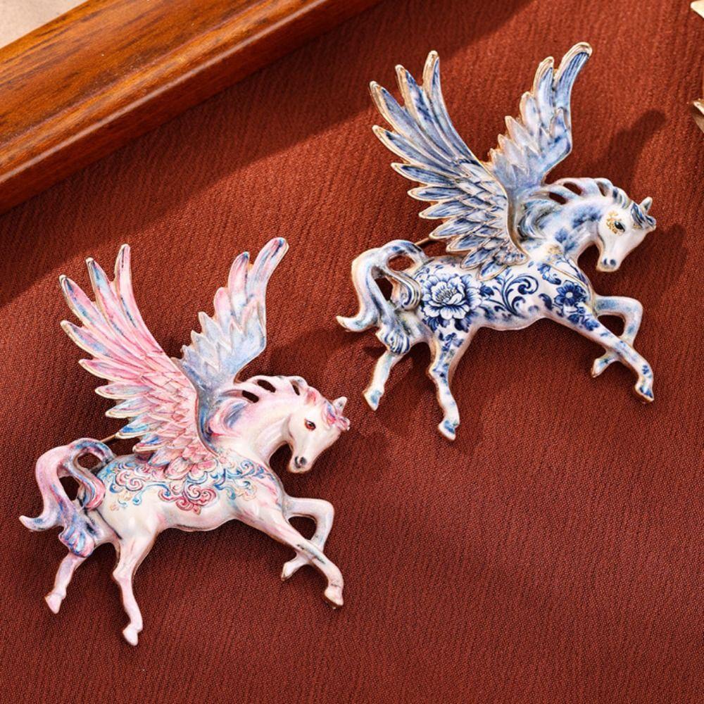 Vintage Pegasus Brooch Alloy Brooch Pins Hot Animal Lapel Pin  Cultural Art