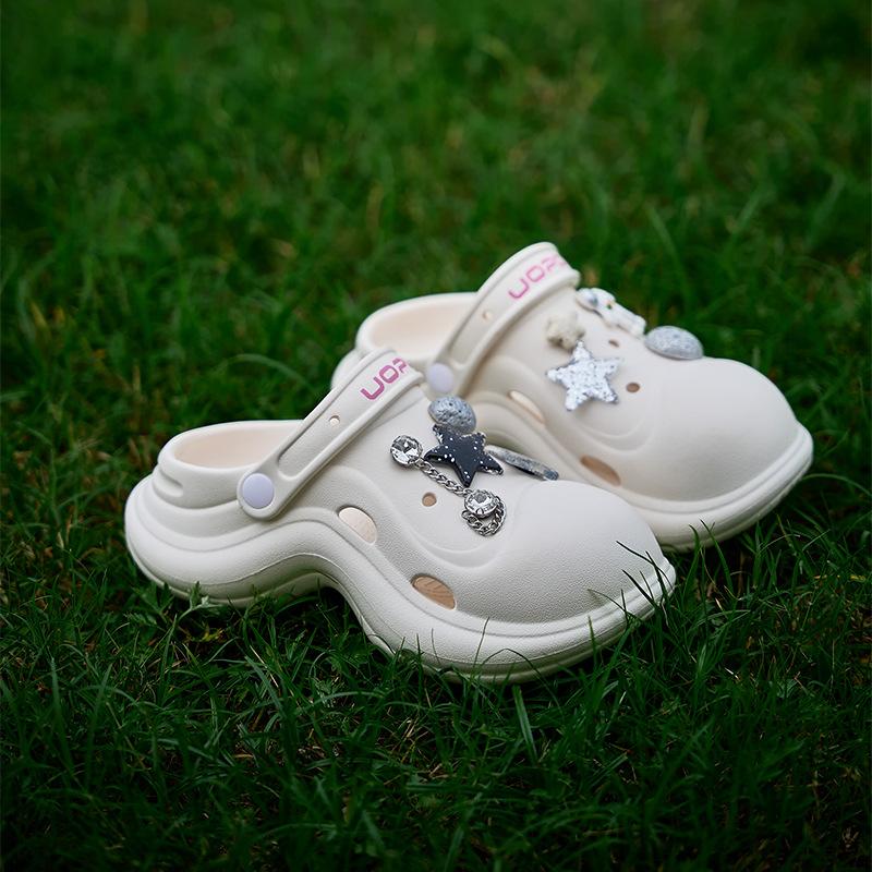 Lochschuhe, Damen neuer Sommer-Außenbereich rutschfest, desodorierend, kühle Hausschuhe, atmungsaktive und erhöhte dicksohlige Bag-Head-Hausschuhe