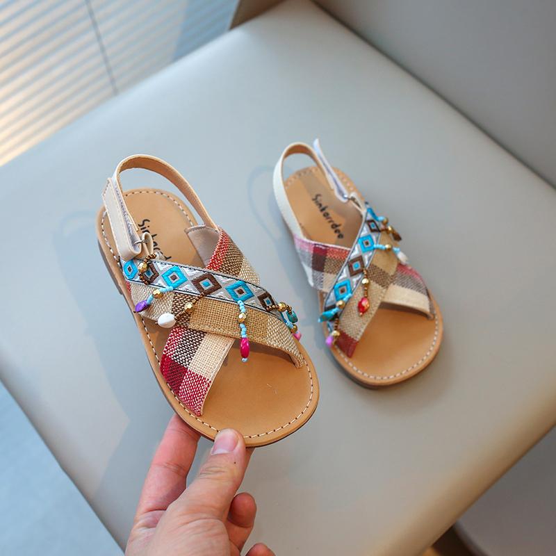 

Сандалии для девочек, детские летние пляжные туфли, гладиаторские с подвесками, ретро-винтажные детские этнические сандалии, плоские, пэчворк, бохо 23 красный