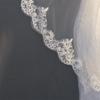 Short Lace-Edge Bridal Veil for Photography and Travel
