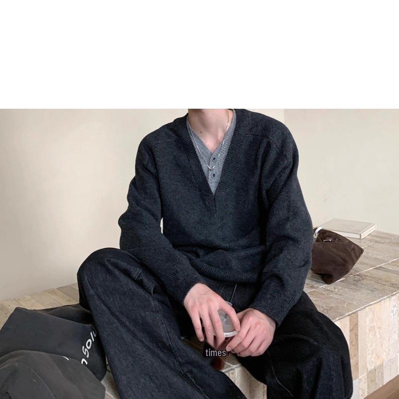 Korean Style Men's V-Neck Knit Sweater: Versatile Fake Two-Piece for Autumn/Winter