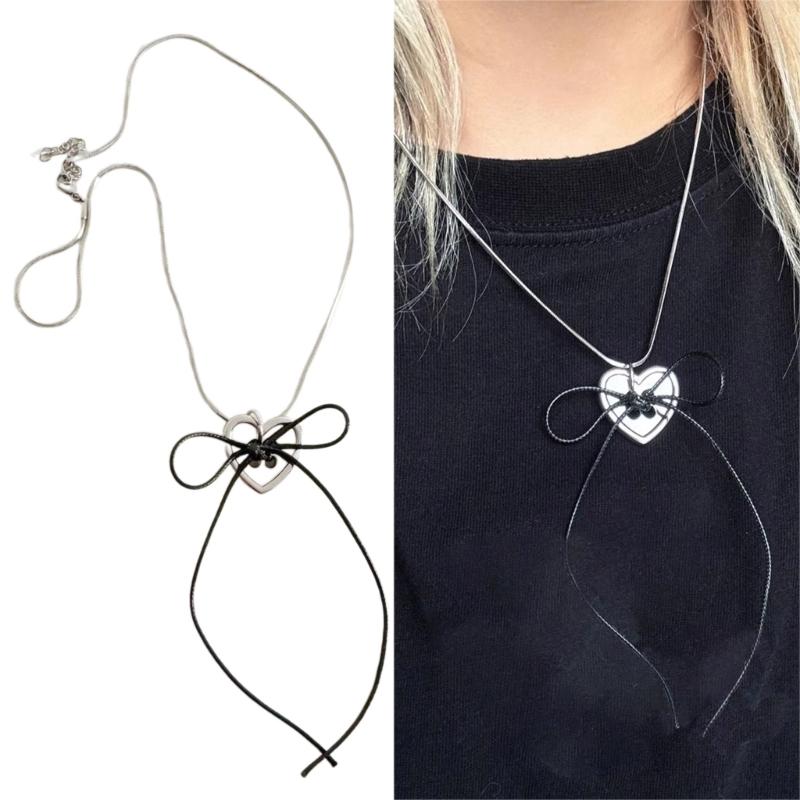 Stylish Necklace with Heart Line Bowknot Pendant Unique Bowknot and Heart Pendant Necklace Simple Clavicular Chain Charm