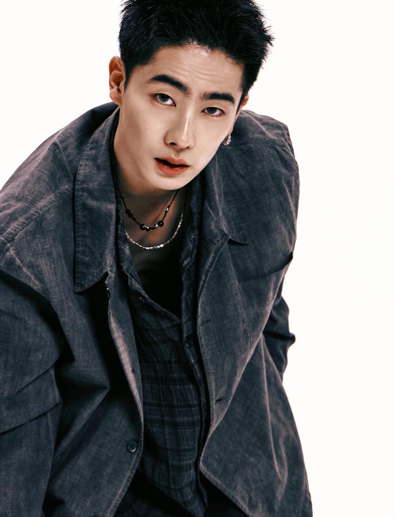 Endeuligseu Starring Luna Surface Linen Shirt (Black)