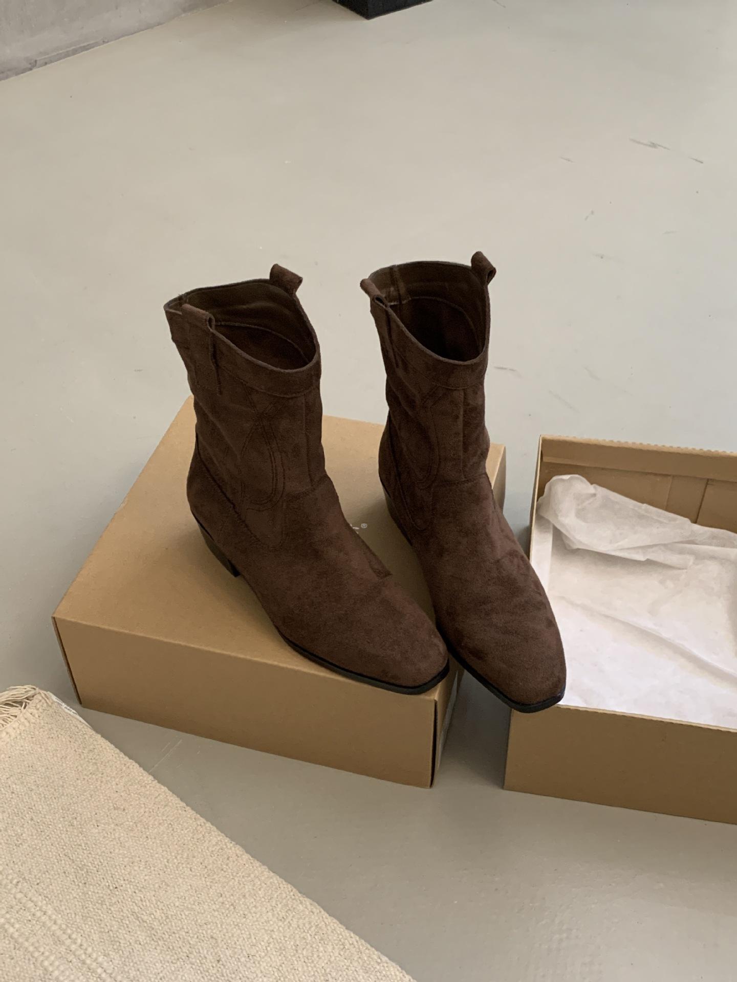 

Французские квадратные носки Мори ковбойские сапоги 2025 осень и зима новые универсальные простые V-образный вырез толстый каблук тонкие короткие сапоги 39 кофейный