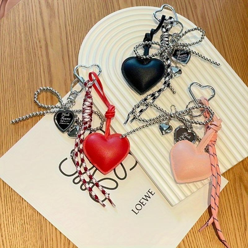 Portachiavi Trendy a Forma di Cuore in Pelle con Fiocco Portachiavi Delicato con Perline Portachiavi per Auto Decorazione Ciondolo per Borsa Regalo per Ragazze
