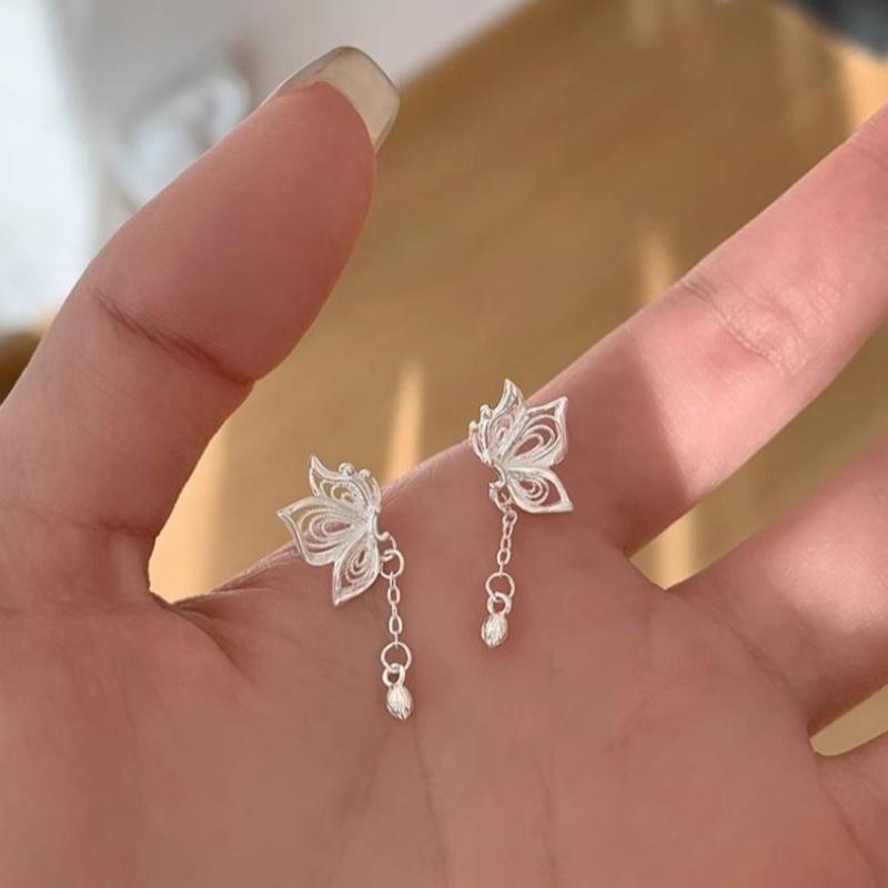Elegant Creative Hollow Butterfly Chain Tassel Pendant Piercing Earrings For Women Niche Fashion New Wedding Jewelry Lady Gifts