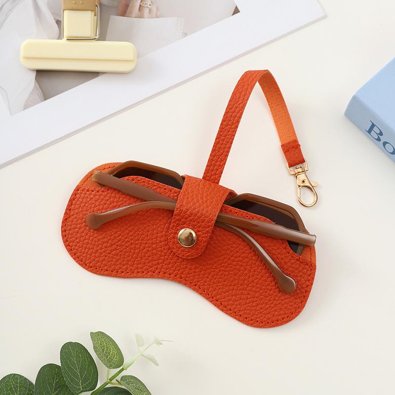 

Ретро Футляр для солнцезащитных очков для близорукости: Стильная и портативная сумка для хранения очков с застежкой 16.2 x 7.4 cm, Length 19 cm, Weight ~33.5g красный/оранжевый