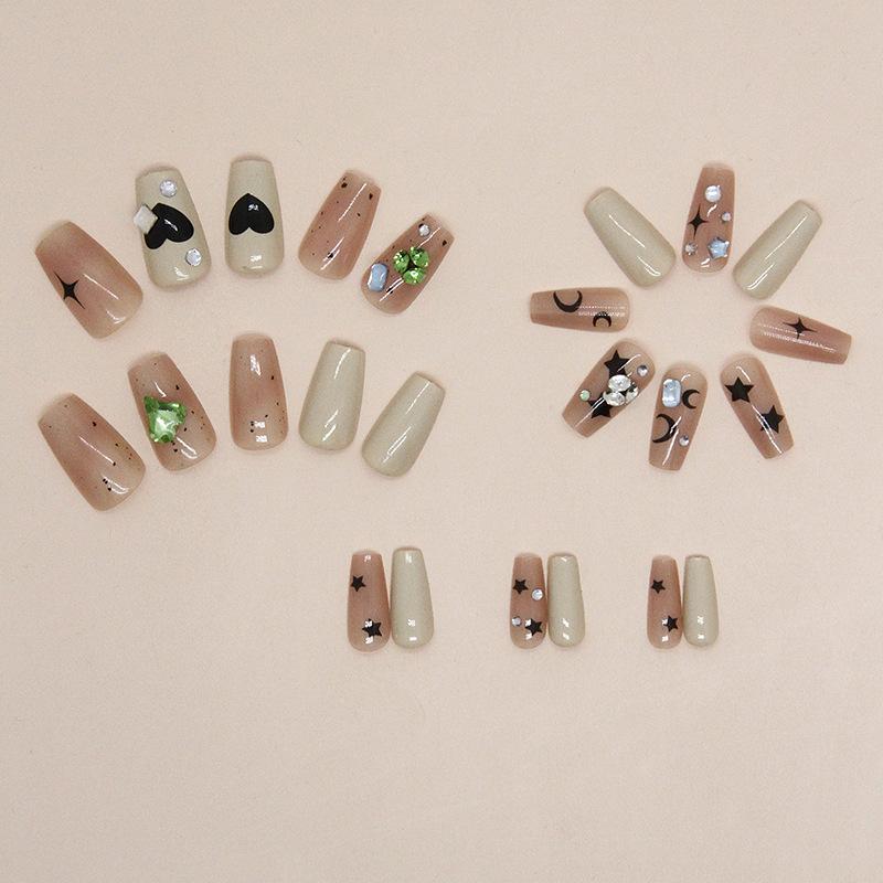 Love star and moon flash short ballet cute less fake nails European and American ins wind wearing nail French manicure