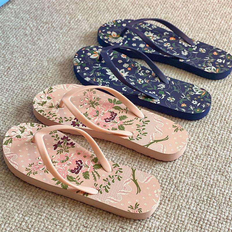 Flip-flops women's summer new couples non-slip beach beach pinch feet wear versatile shoes