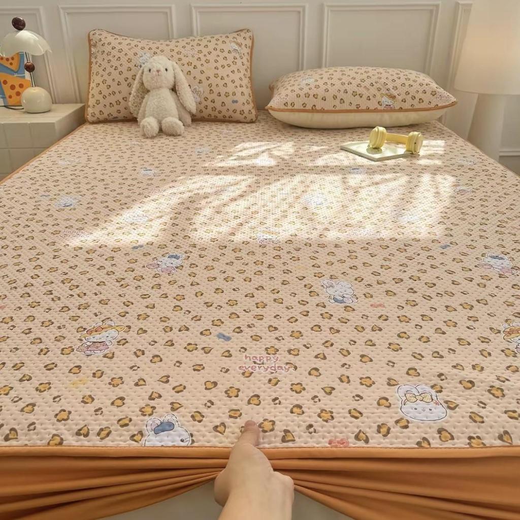 Thickened Quilted Non-Slip Mattress Protector - Single Bed Cover