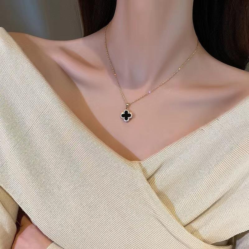 Double-sided Four-leaf Clover Titanium Steel Light Luxury Jewelry Women's Collarbone Chain Simple Hundred Matching Neck Chain