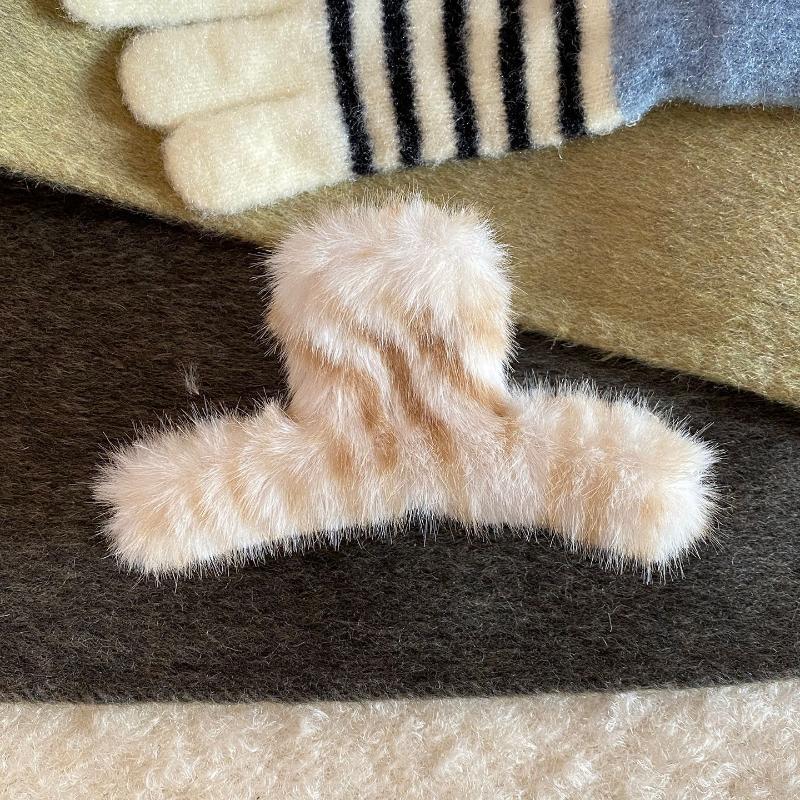 Plush Hair Clip Autumn Winter Woman Hair Accessories Large Shark Clips Fashion Girls Headwear Korean Female Headdress