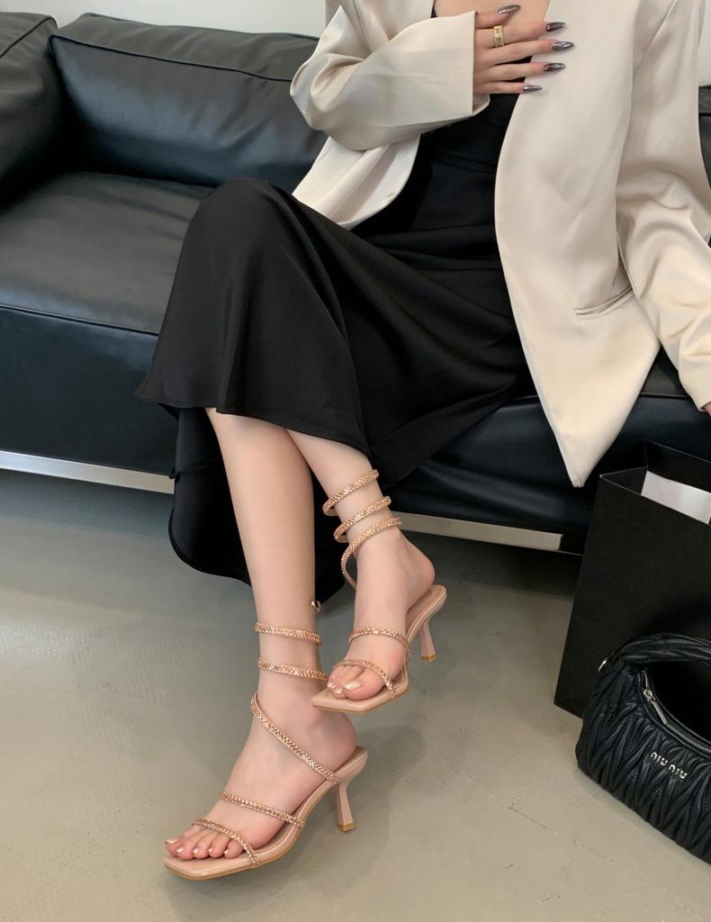 Cool Slippers with Open Toes Sexy Summer Fashion Rhinestone Square Head Wear High Heels Wind Word Fairy Sandals French