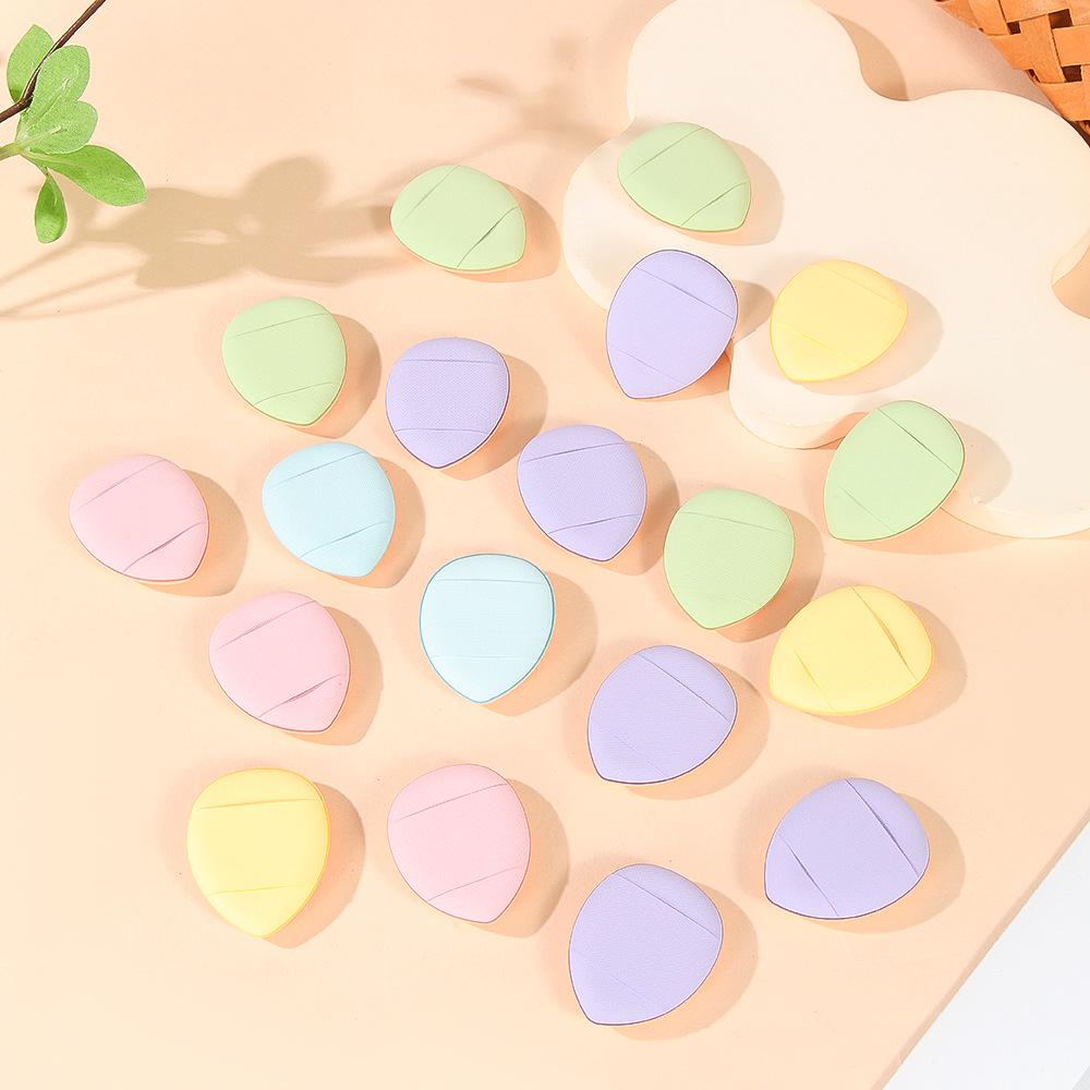 

Short Fluff Triangle Makeup Finger Puff for Wet & Dry Use - Beginner Friendly