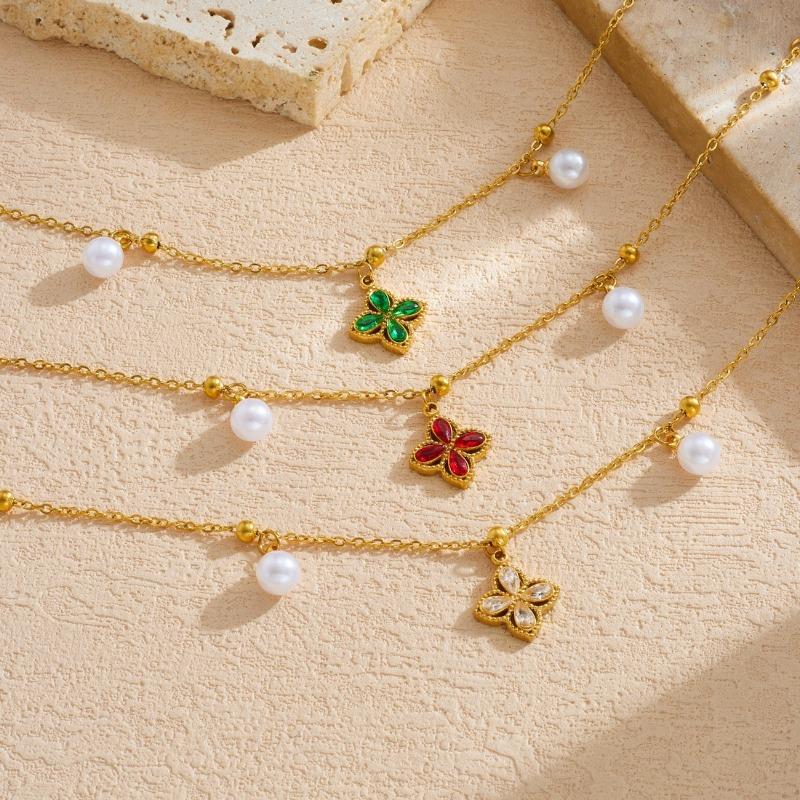 Gold Plated Clover Emerald Cubic Zirconia Pearl Bracelet