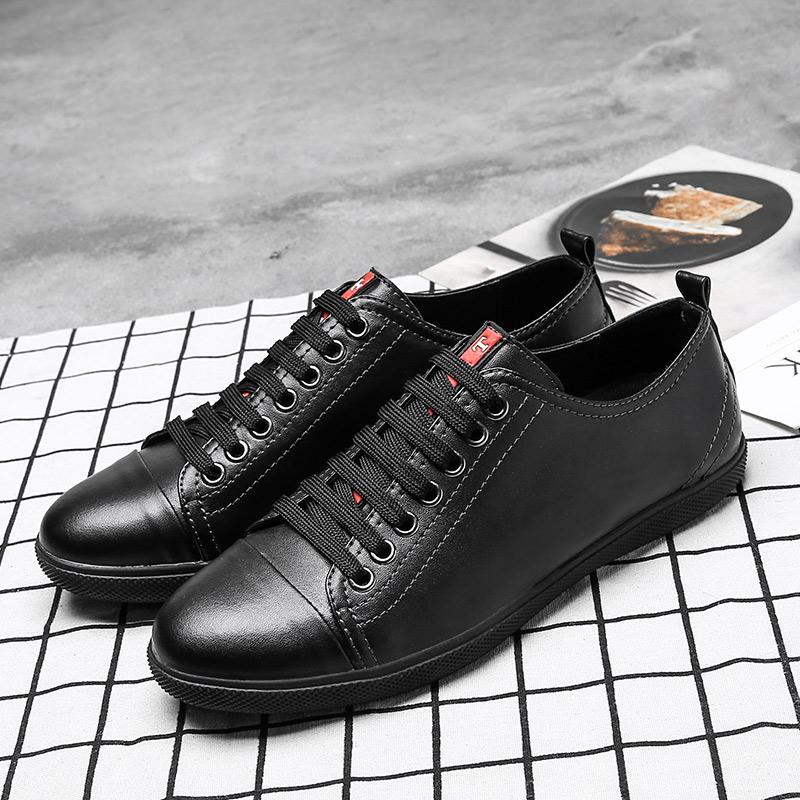 

Универсальные стильные кроссовки для мужчин Кожаные мужские повседневные туфли Нескользящие мужские дышащие кеды Бренд Мужские удобные слипоны 44 чёрный