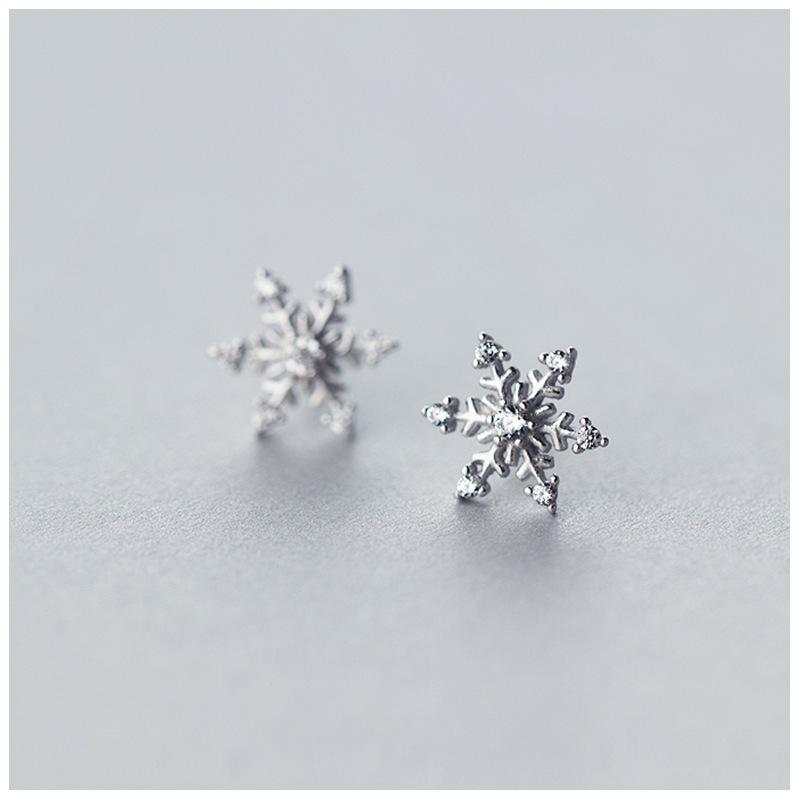 Zircon Snowflake Stud Earrings for Women - European & American Style, Christmas Copper-Plated Silver Jewelry with Mini Diamond Accents.